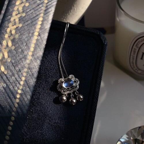 Original Design Moonstone Small Tassel Pendant Necklace Light Luxury Reflective Shining Charm Lady Silver Jewelry