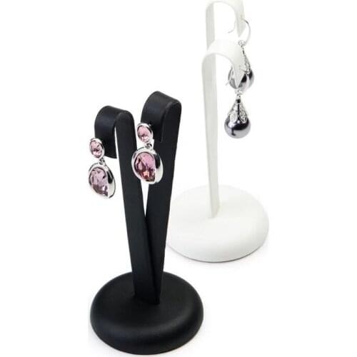 New Design Black White V Shape PU Leather Creative Earrings Showcase Holder Earrings Display Stand Earrings Rack Jewelry Display