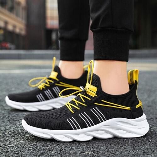 Breathable Running Shoes Light Mens Sports Shoe Large Size Sneakers Fashion Womens Couple Jogging Casual Shoes