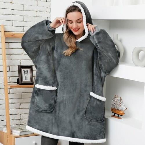 Wearable Oversized Hoodie Two Pocket Blanket Sweatshirt Fleece TV Blanket with Sleeves Bathrobe Sweatshirt for Men and Women