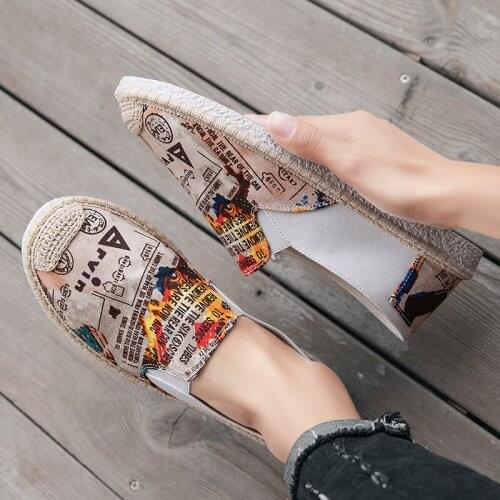 Spring Autumn Slip On Men Flat Plimsolls 2021 Fashion Casual Loafers Men Letter Printed Soft Man Canvas Shoes mocasines hombre