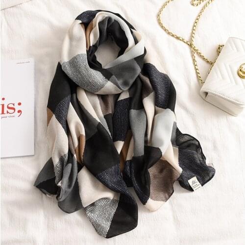 2021 New Luxury Brand Women Scarf Fashion Print Cotton Spring Winter Warm Scarves Hijabs Lady Pashmina Foulard Bandana Plaid
