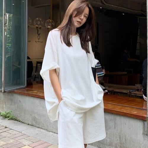 2021 Korean Version of White Short-sleeved Shorts Two-piece Suit Women Summer Loose High Waist Casual Sports Tops Solid