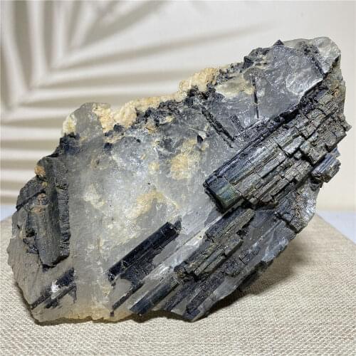 Natural quartz crystal specimen Home furnishing decoration stone and crystal