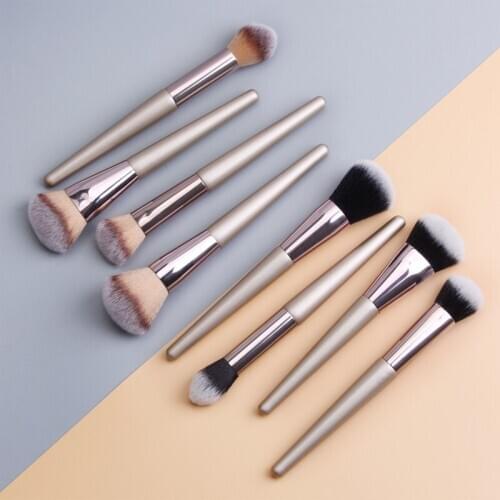 4Pcs Cosmetic Make Up Brushes Set Highlighter Powder Concealer Blush Brush Smooth Hair Brush for Multi-Function Brushes