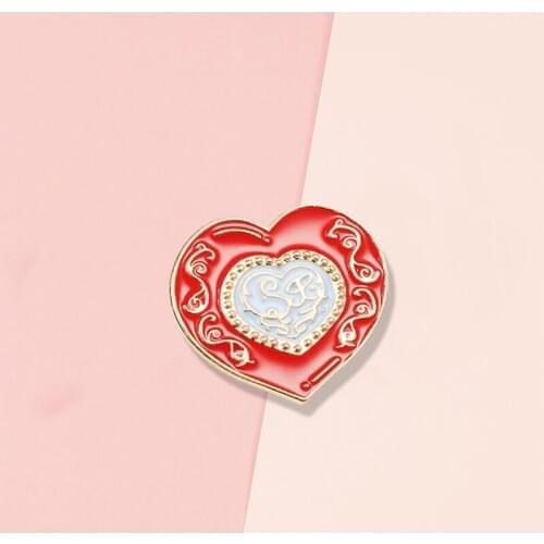 Big Red Heart Brooch Cartoon Love Enamel Pin Women Men Metal Badge Bag Clothes Lapel Pins Friends Gift Elegant Jewelry Buckle