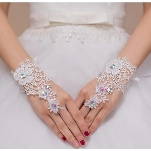 Cheap Bridal Gloves Wrist Length Wedding Gloves for Bride Beaded Crystal Fingerless Bridal Accessories
