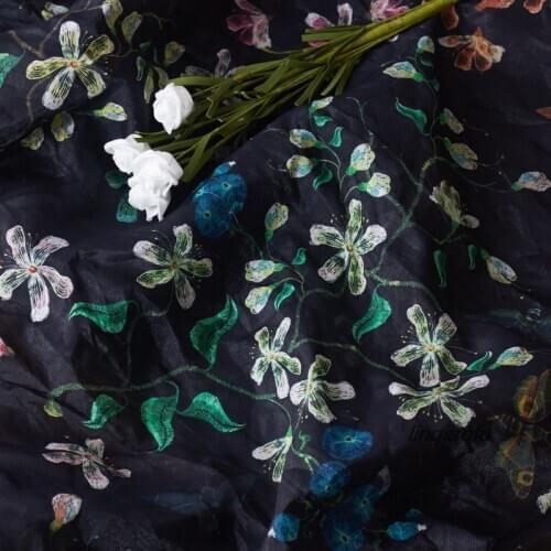 Silk cotton wire printing cloth black bottom small flower brand high-grade clothing fabric High-end linen fabric