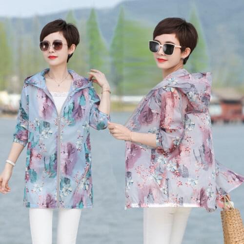 Women 2021 Summer Printed Outdoor Jacket Female Windbreaker Anti-uv Sun Protection Ultra-thin Hiking Travel Walking Jackets Q164