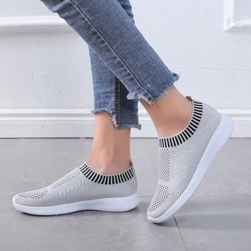 2019 flying woven socks shoes stretch cloth large size womens shoes Europe and the United States explosion models womens shoes