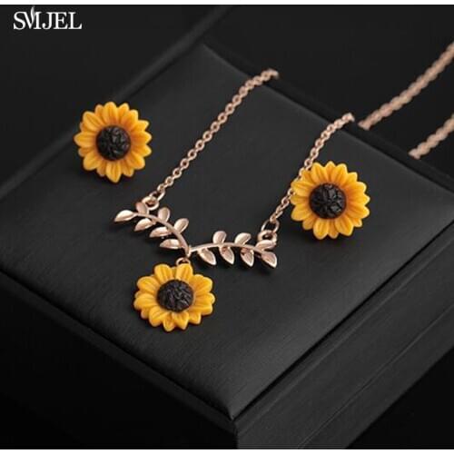 2020 Boho Sunflower Necklaces for Women Girls Vintage Fashion Jewelry Choker Gold Color Sweater Statement Necklace Plant bijoux