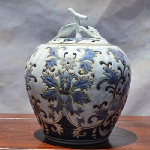Tao Caicai relief ceramic storage jar with cover caddy decorative handicrafts Home Furnishing European tank