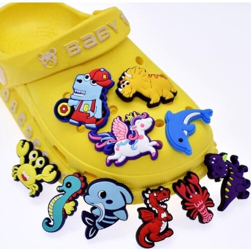 Hole Slipper Shoe Buckle Anime Cute Chars Croc Unicorn Animal Decoration Designer Accesoire Garden Shoe Decoration Fit Kid Gift