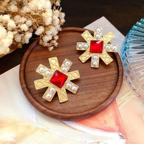 Middle small sweet wind restoring ancient ways a antique red crystal pearls matte jinling needle vintage court cufflinks