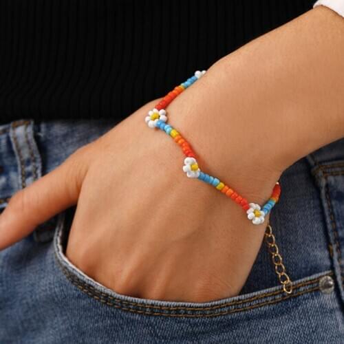 2020 New Korean Cute Flowers Daisy Bracelets Colorful Beaded Handmade Elastic Wristband For Women Jewelry