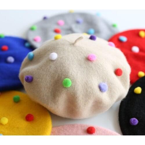 Children 's New Knitted Hat Spring and Autumn Wool Beret Girl Fashion Warm Sponge Ball Decoration Painter Hat Winter Accessories
