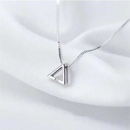 Hollow Out Triangle Pendant Necklace Elegant Womens Wedding Crystal Clavicle Chain Fashion Jewelry Gifts
