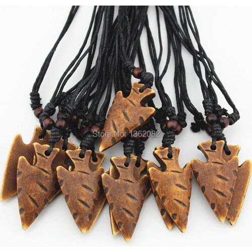 Jewelry Wholesale 12pcs Faux Bone Carved Maori Tribal Spear Head Necklace Arrowhead Spearhead Pendant Choker MN528