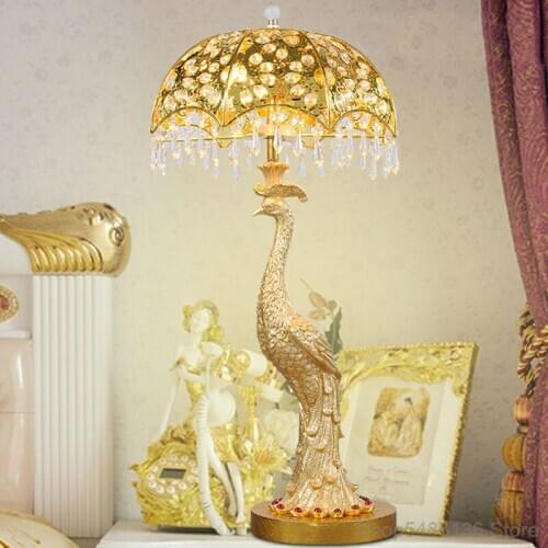 Nordic Crystal Golden Peacock Table Lamp for Bedroom Modern Copper Living Room Decoration Desk Lamps Villa Study Light Fixtures