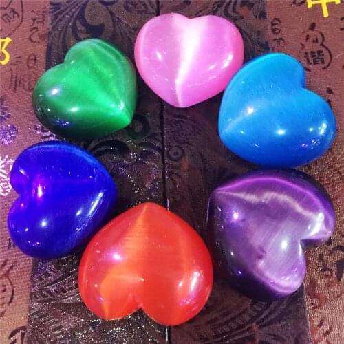 1pcs Free shipping of natural stone seven colors cat eye hand-carved heart quartz crystal, cat eye crystal heart