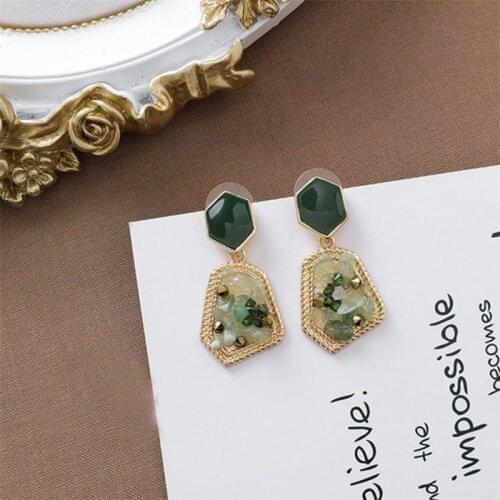 Europe and the United States popular eardrop port wind restore ancient ways elegant crystal earpiece temperament water is broken