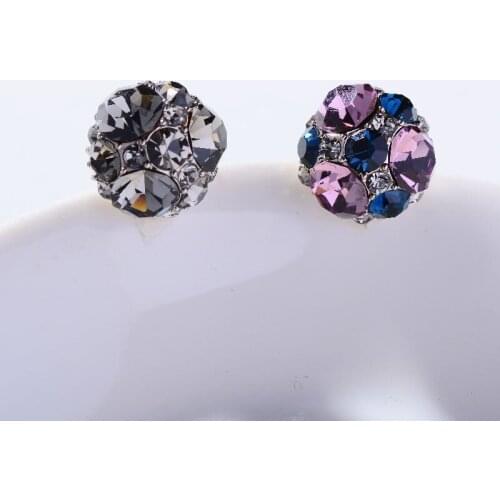 Cute Mini Ball Collar Brooch Women Luxe Rhinestone Crystal Round Lapel Pin Corsage Ladies Party Dress Ornaments Fashion Jewelry