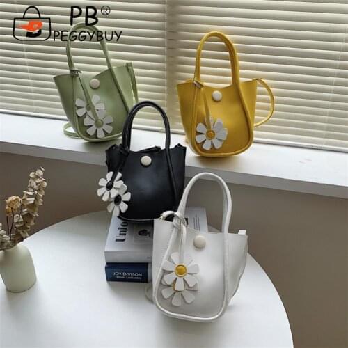 2021 Fashion Solid Color Flower Pendant Messenger Bag PU Women Top-Handle Handbags Solid Color Pleated Tote Bag