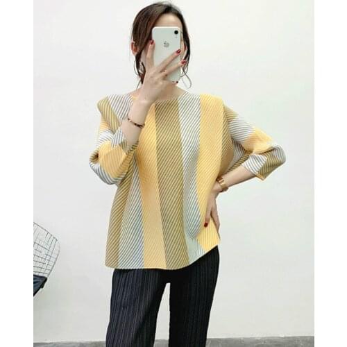 Miyake Pleated Top 2020 Spring And Summer New Fashion Round Neck 3/4 Sleeve Large Size Loose Striped T-shirts Female
