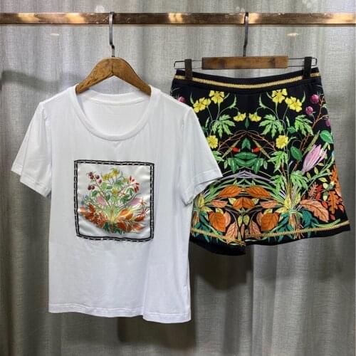 Summer 2021 Fashion womens pantsuit High quality Cotton T-shirts+floral print Shorts 2piece set B111