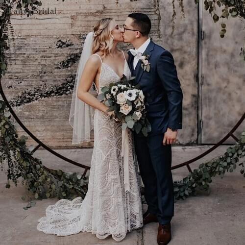 Unique Shell Lace Wedding Dresses V-Neck Mermaid Bridal Gowns Nude Lining Backless Bohemian Vestido de Noivas DW463