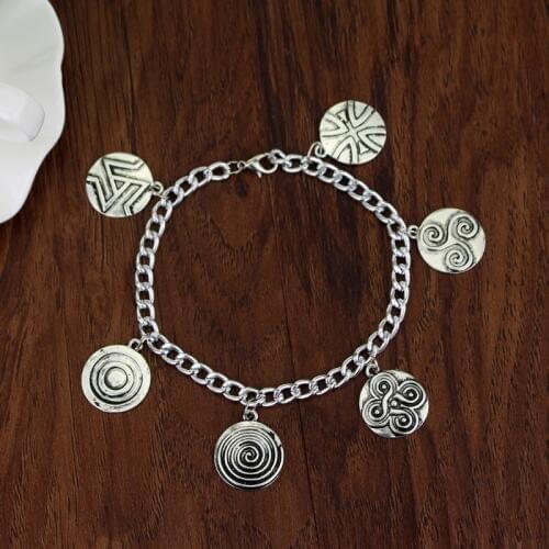 Bracelets for Women Vintage Chain Bangles Teen Wolf Jewelry for Female Accessories