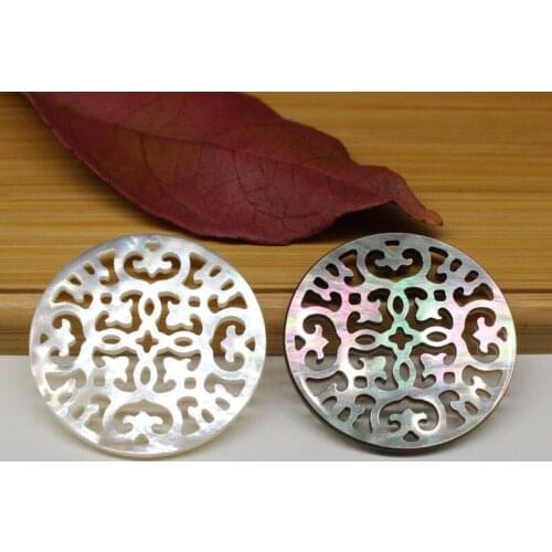 50pcs/lot 25mm 30mm Natural Hollow Flower Mother of Pearl shell for DIY Jewelry Round Flower Mother Pearl shell for earrings