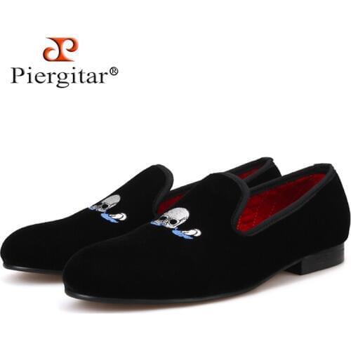 Piergitar handmade black color men velvet shoes skull and sea embroidery men loafers men smoking slippers plus size mens flats