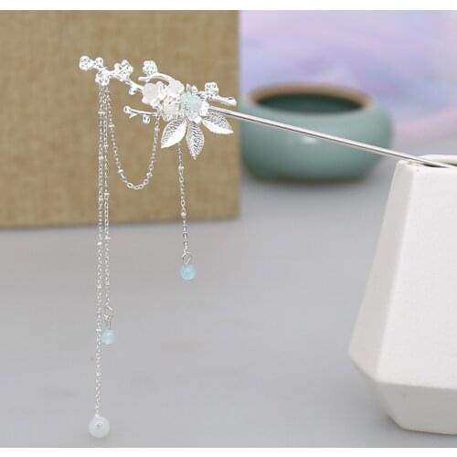 Womens Crystal Hair Clasp Flowers Shape Design Silver Color Step Shake Hanfu Hair Stick with Tassel Headwear MA