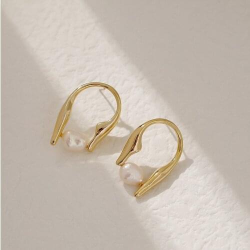 ALLNEWME Minimalist Irregular Natural Freshwater Pearl Earrings for Women Gold Color Metallic Irregular Hoop Earrings Pendientes