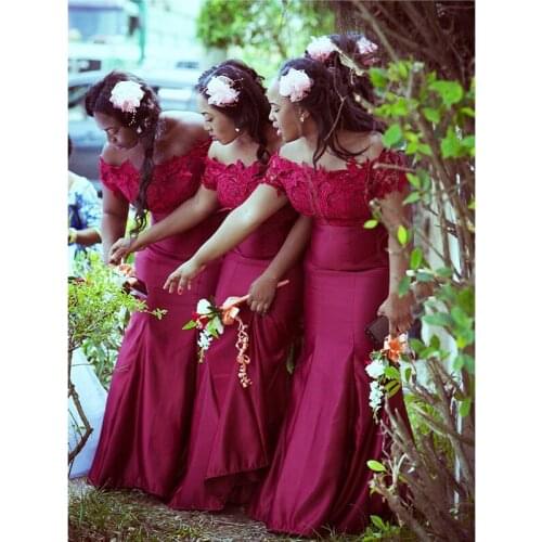 2021 Beautiful Lace Bridesmaid Dresses Customize Plus Size Boat Neck Mermaid Wedding Party Dress Women Long Prom Gown vestidos