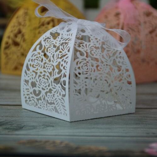 100pcs Laser Cut Flower Dragee Candy Box Wedding Gift for Guest Communion Favors and Gifts Chocolate Gift Bags Wrapping Supplies