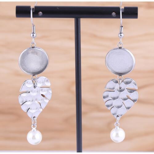 Onwear 2pairs stainless steel earring base blanks with hammered feather charm 14mm cabochon bezel settings for diy jewelry