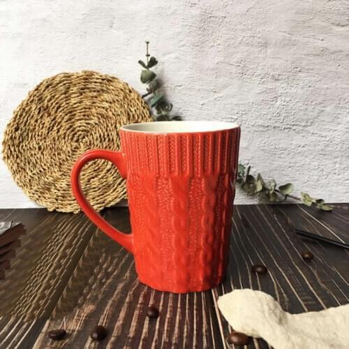 Beautiful red sweater embossed Christmas decoration mug idea High capacity 510ML