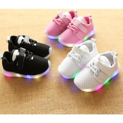 Baby Shoes Led Lights Soft Breathable Toddler Children Rubber Shoes Sneaker Net Bottom Sports Flash Shoes Summer New Arrival Hot