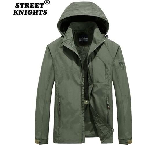 Men 2021 Outdoor Soft Shell Army Green Jacket Casual Loose Windproof Waterproof Sports Jacket Autumn Winter Plus Size Men Jacket