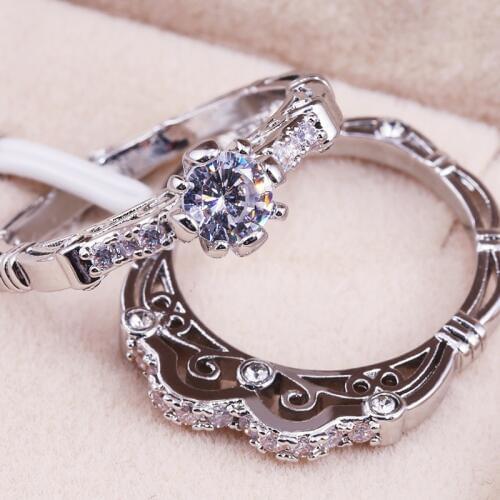 Huitan 2PC Wedding Couple Ring Sets With Classic Vintage Lucky Pattern Solitaire Prong Setting Engagement Women Ring Sets 2019