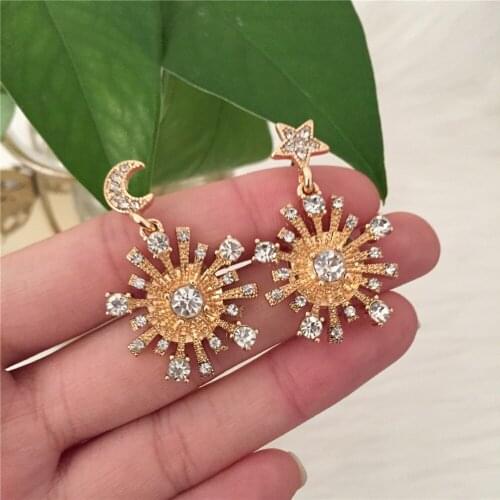 Pretty Gold Color Plating Star and Moon Decorated Shiny Sparkling Drop Earrings For Women Girl Pary Dinner Office Chic Jewelry