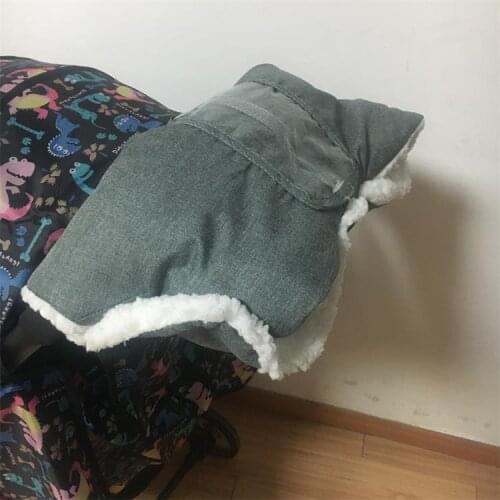 Spot baby stroller warm gloves winter windproof and cold-proof plus fluffy thick fur baby handlebar gloves
