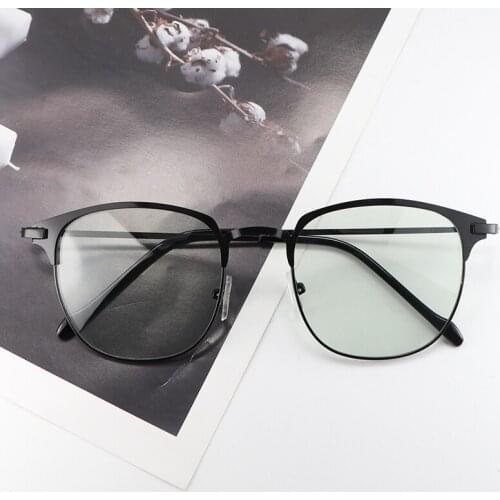 Blue Light Blocking Glasses Photochromic Gray Sunglasses Anti Eyestrain Computer Glasses for Women Men Prescription Frame
