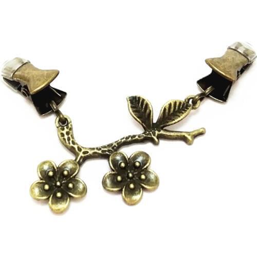 Vintage Bronze Flower Sweater Guard Cardigan Closure Clip Women Brooch Pins Versatile Shawl Buckle