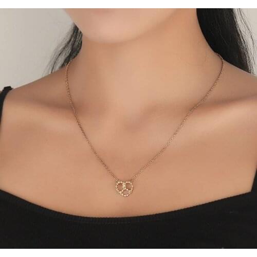 Elegent Dots Carved Inter Love Heart Necklaces for Girls Women Boho Heart Pendant Personlized Love Jewelry Gift for Her