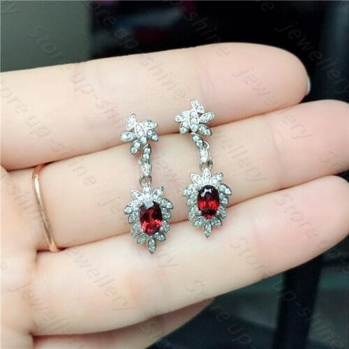New natural garnet ear Simple fashionable exquisite compact 925 silver natural garnet ear studs lady charm