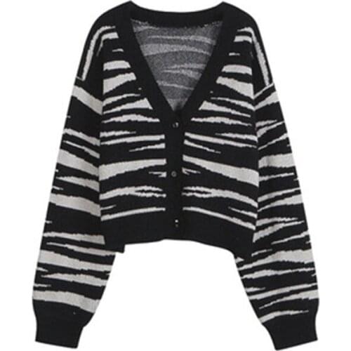 New Spring Autumn Womens Sweater Coats Vintage Loose Striped Female Knitted Cardigans Casual Trendy Lady Jackets V-Neck