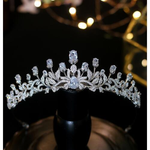 Fashionable Princess Zircon Tiaras Sweet 16 Girls Simple Wedding Hair Accessories Women Bridal Crowns Crystals Tiaras